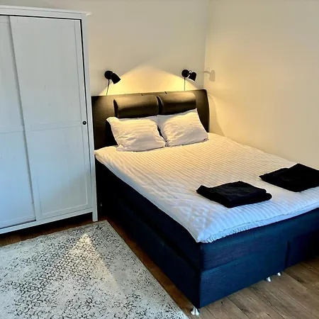 Apartment 3br With Free Wifi & Parking *