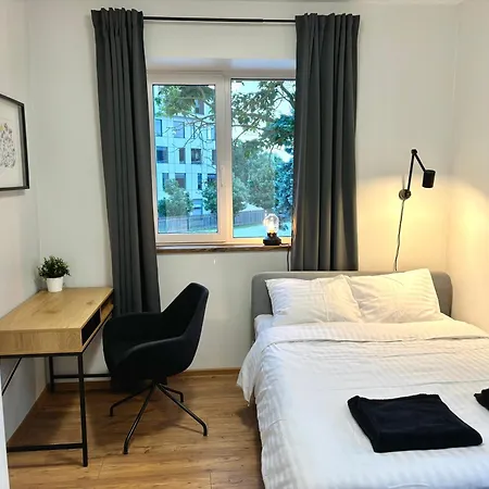Stay, 3-bedroom & Free Parking! Apartment *