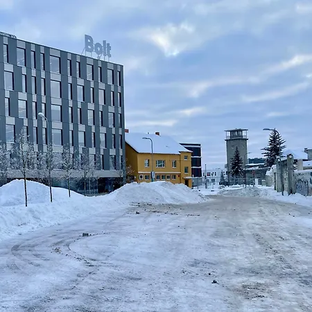 Apartment Stay, 3-bedroom & Free Parking!