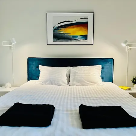 3br With Free Wifi & Parking Appartamento Reval